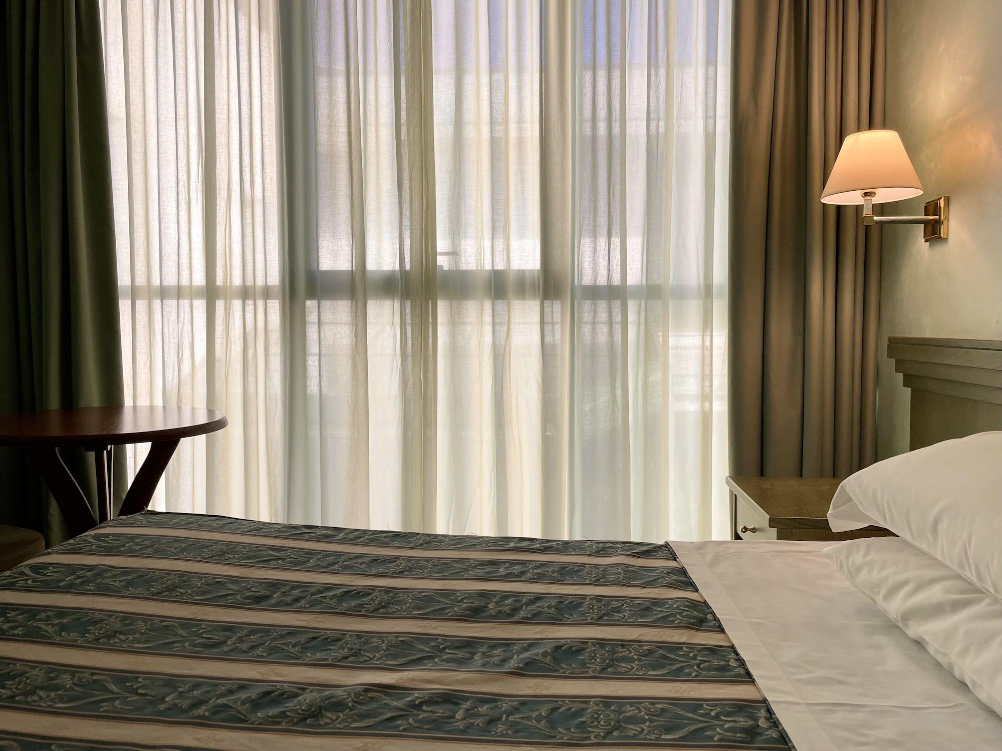 Hotel Santacroce Meeting Sulmona Buitenkant foto