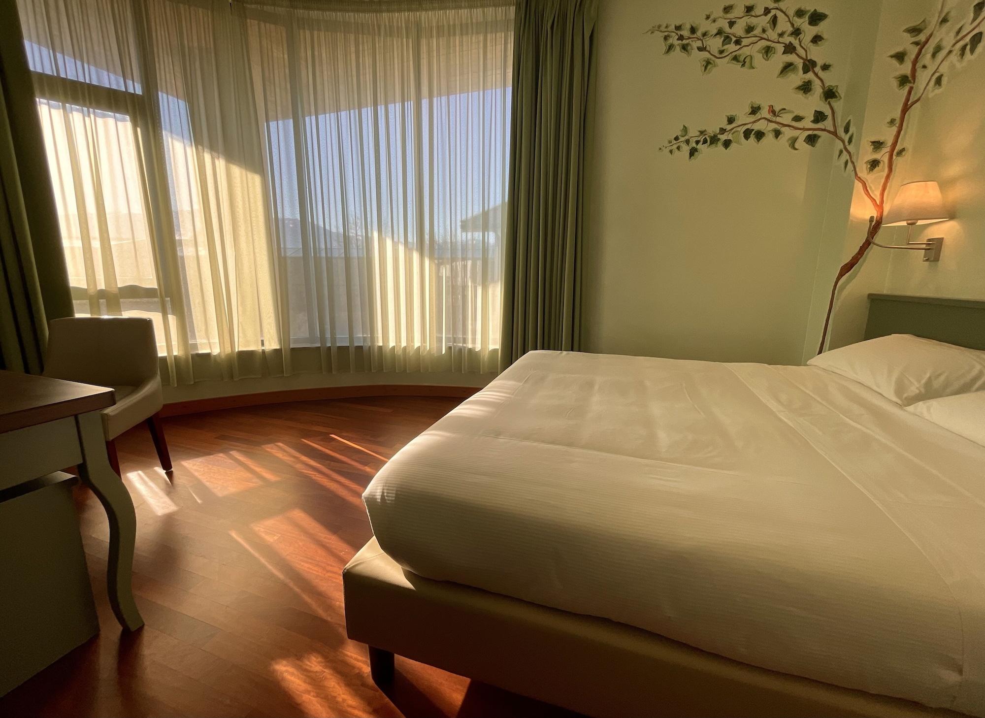 Hotel Santacroce Meeting Sulmona Buitenkant foto