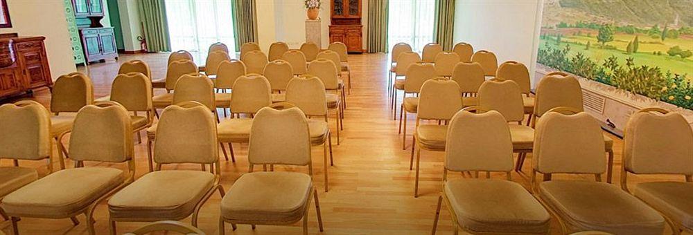 Hotel Santacroce Meeting Sulmona Buitenkant foto