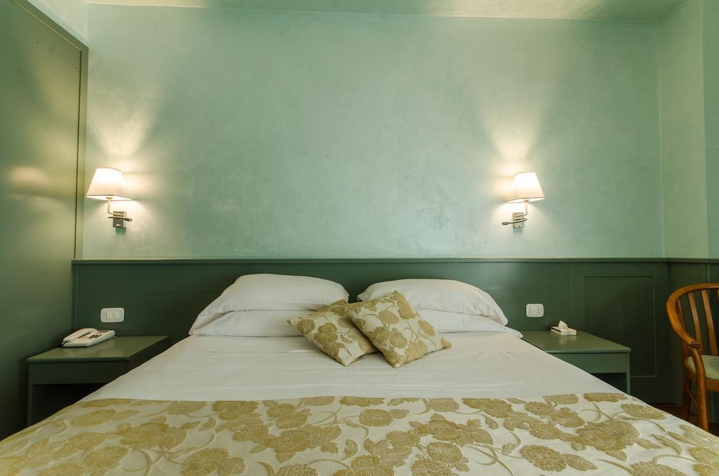 Hotel Santacroce Meeting Sulmona Buitenkant foto