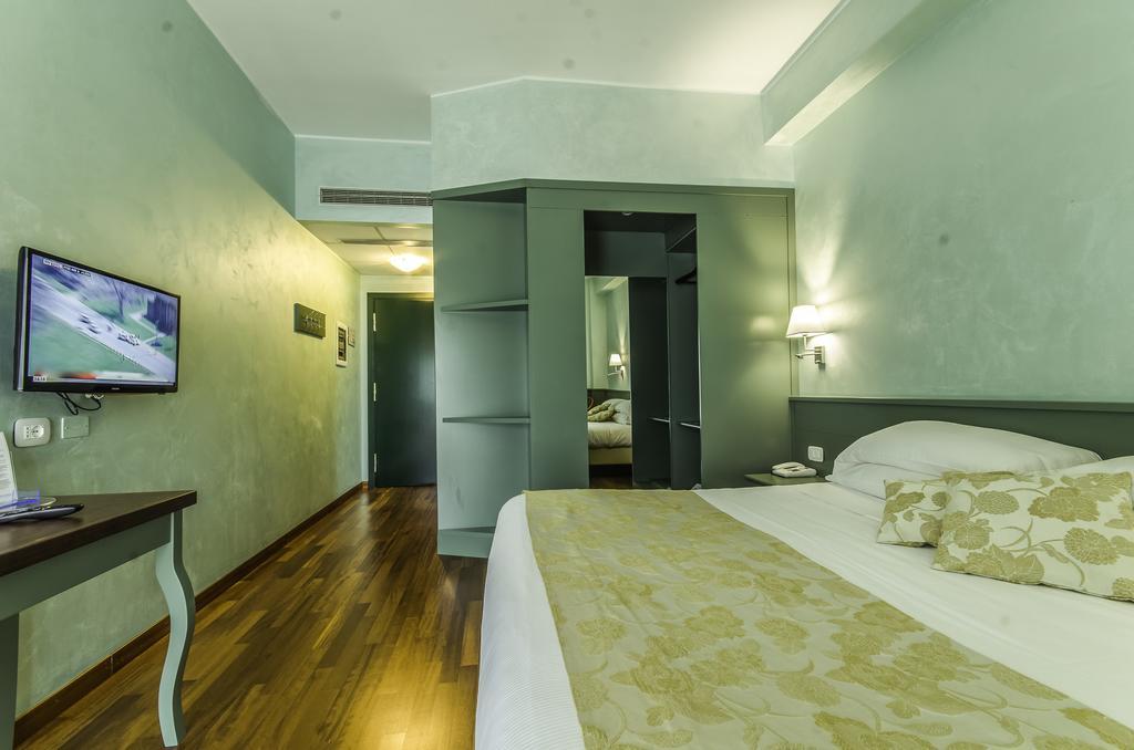 Hotel Santacroce Meeting Sulmona Buitenkant foto