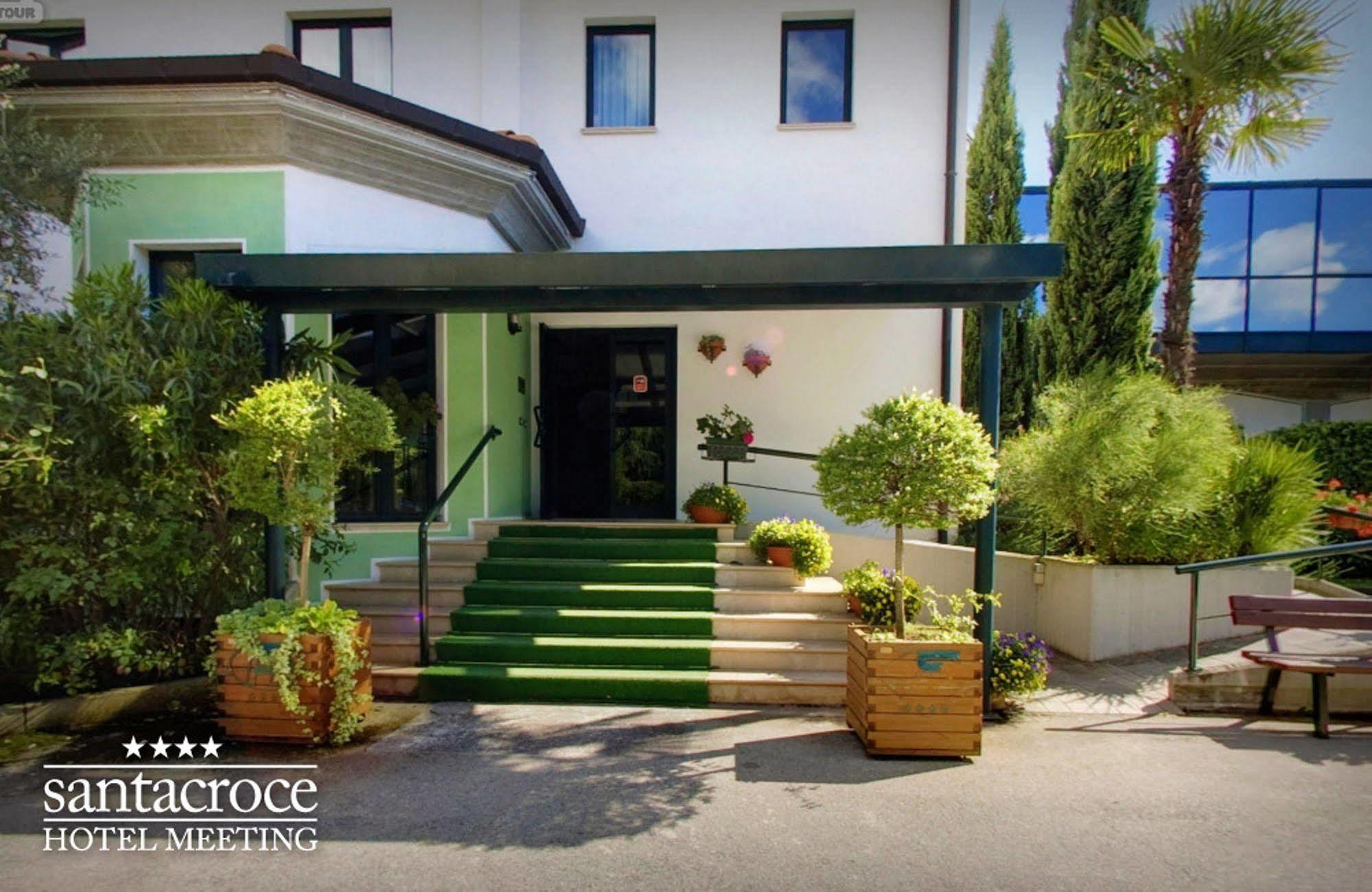 Hotel Santacroce Meeting Sulmona Buitenkant foto