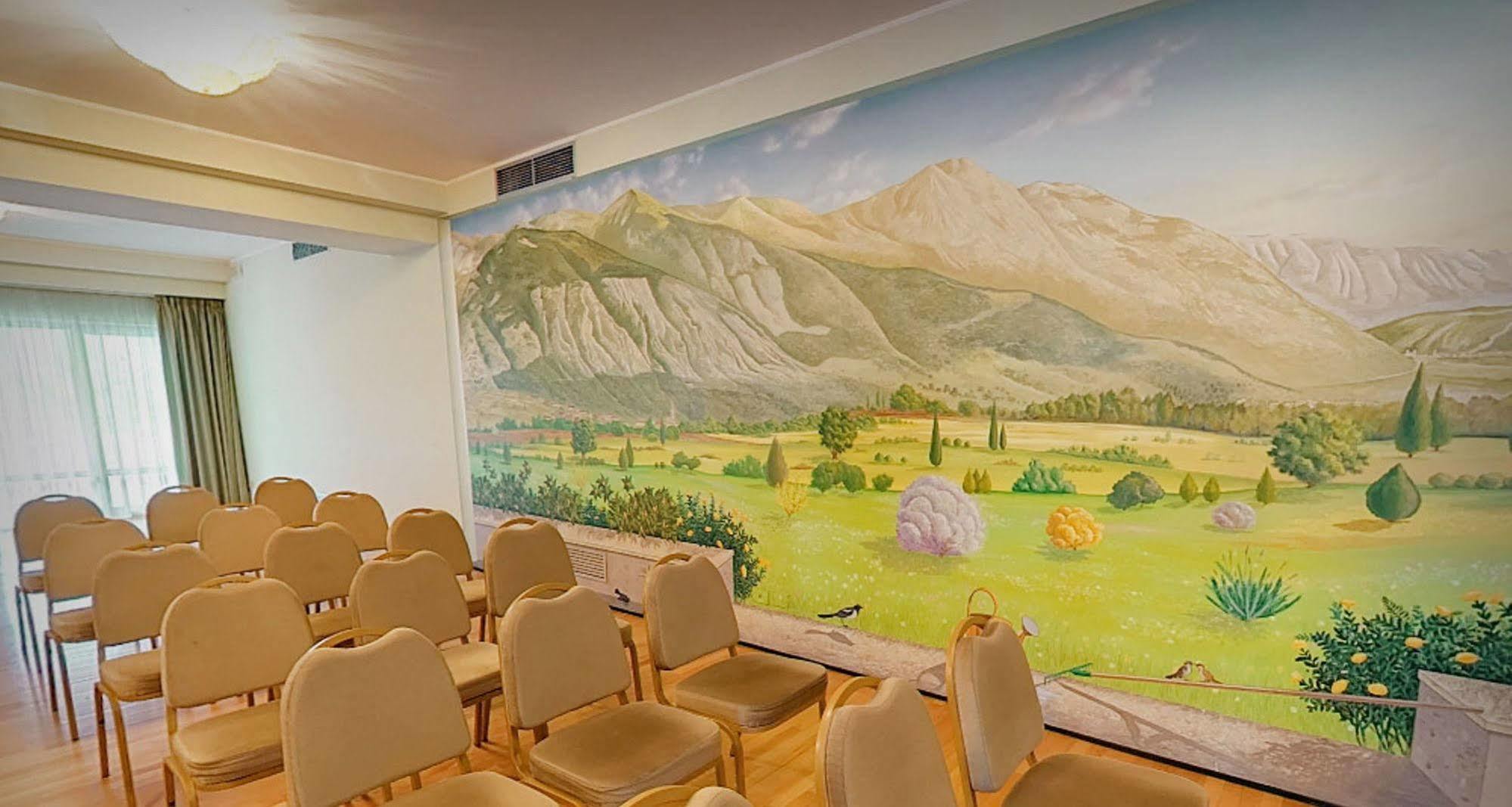 Hotel Santacroce Meeting Sulmona Buitenkant foto